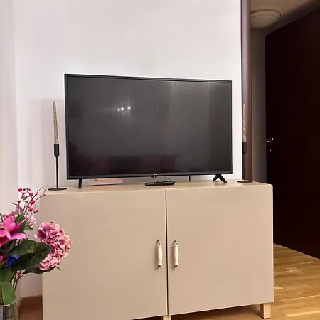 No 902 Circului Park Tower