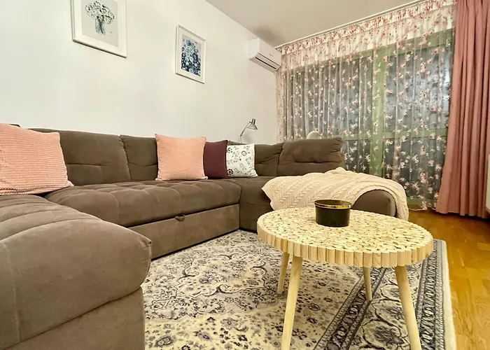 No 902 Circului Park Tower *