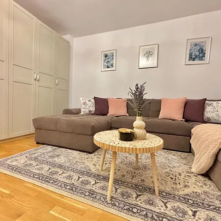 No 902 Circului Park Tower * 부쿠레슈티