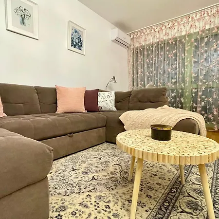 No 902 Circului Park Tower *