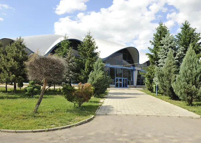 No 902 Circului Park Tower Апартаменти *