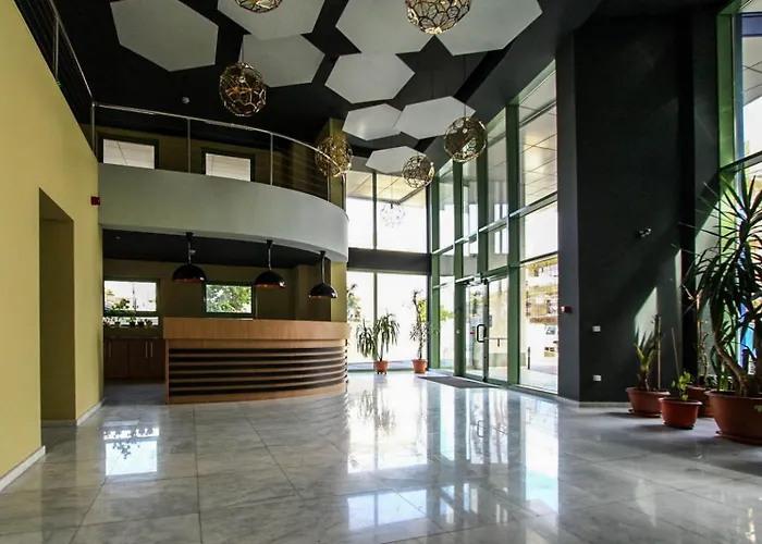 No 902 Circului Park Tower Бухарест