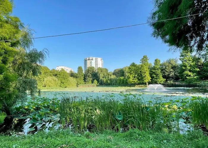 No 902 Circului Park Tower Апартаменти Бухарест