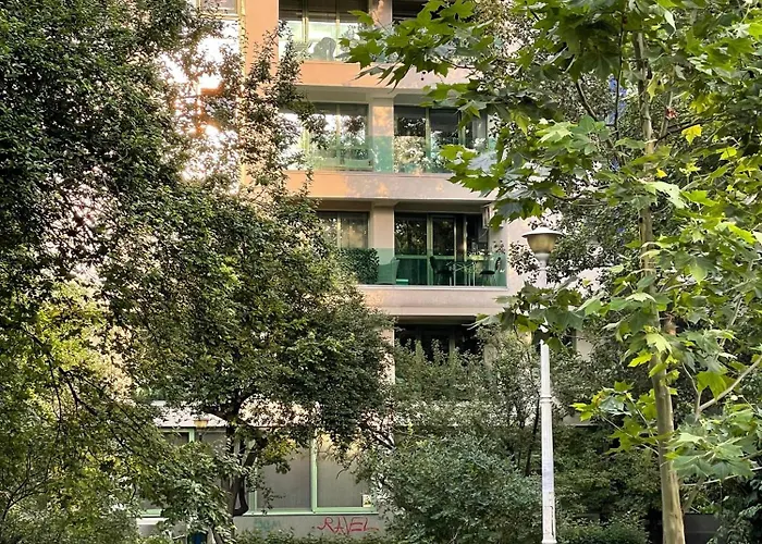 No 902 Circului Park Tower Апартаменти