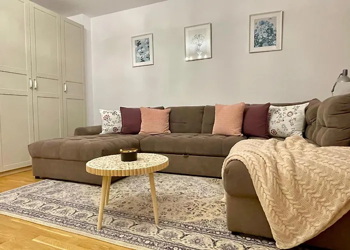 Apartment No 902 Circului Park Tower