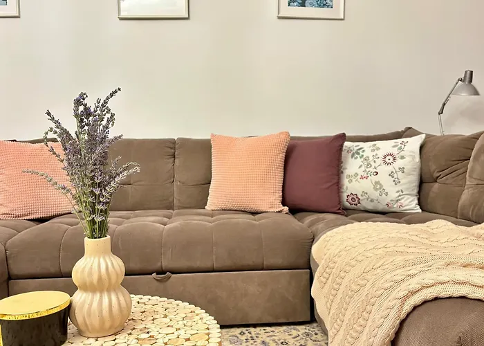 No 902 Circului Park Tower *