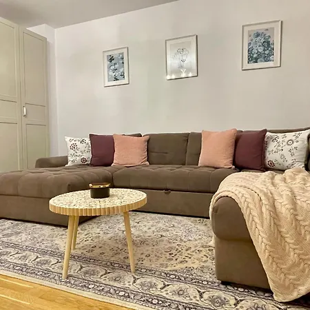 Apartament No 902 Circului Park Tower